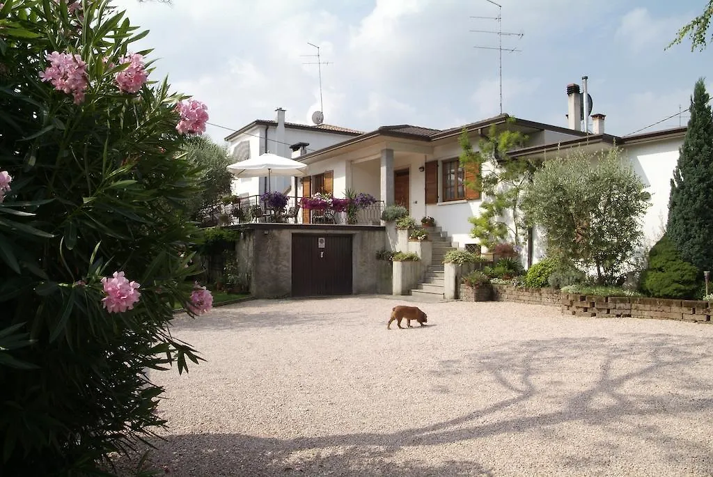 Residenza Ai 4 Olivi Peschiera del Garda